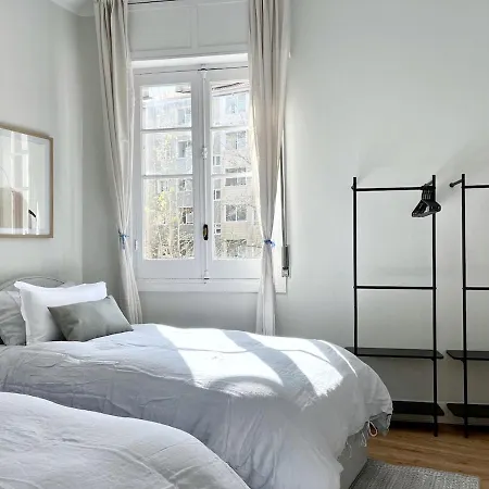 Zazpi Kaleak 4 * ビルバオ